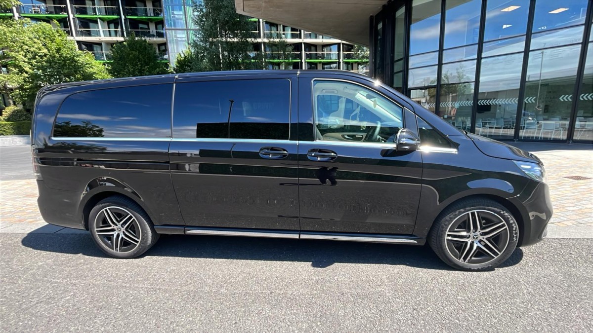 Mercedes V Class — Exterior — side