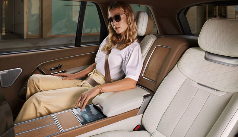 2022 New Range Rover Vogue Rear Interior