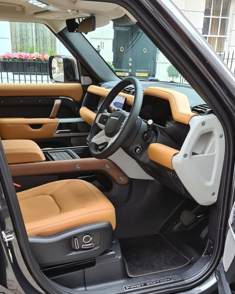 Land Rover Defender 130 8 Seater Hire